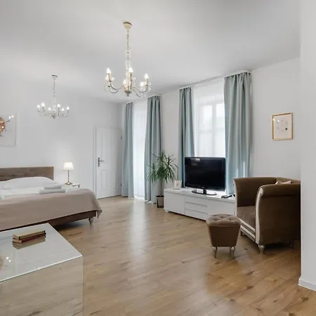 Garni Virgo Hotell 3*