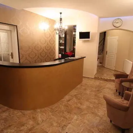 Garni Virgo 3*