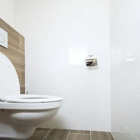 Garni Virgo 3* Pressburg