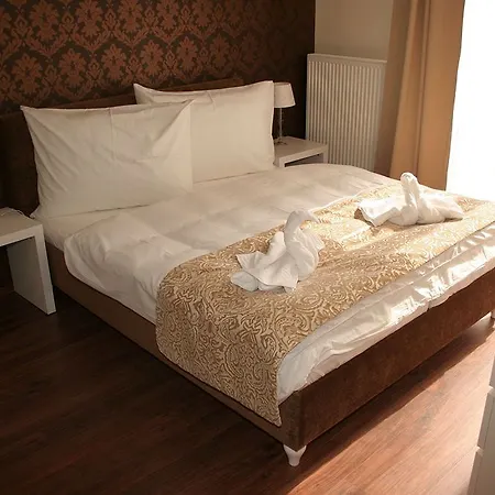 Garni Virgo 3*