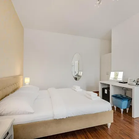 Hotell Garni Virgo 3*