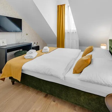 فندق Garni Virgo 3*