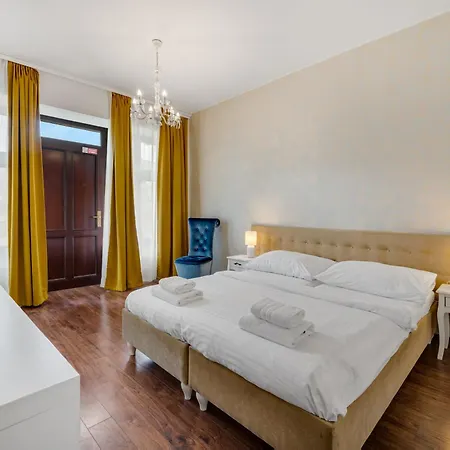 Hotell Garni Virgo 3*