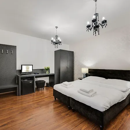 فندق Garni Virgo 3*